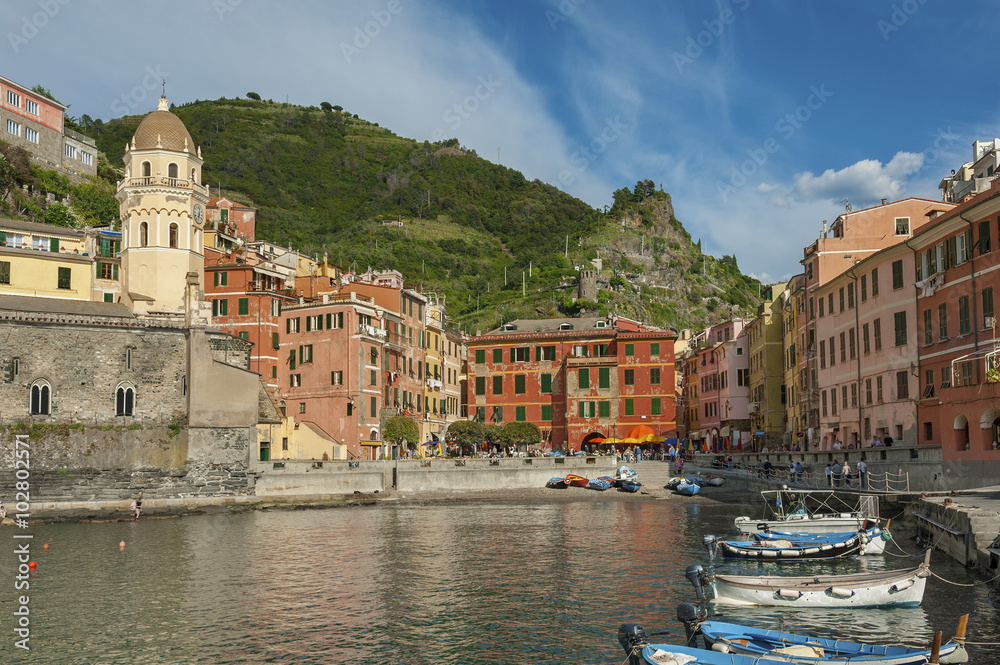 Landscape of resort village Vernazza, Cinque Terre, Italy