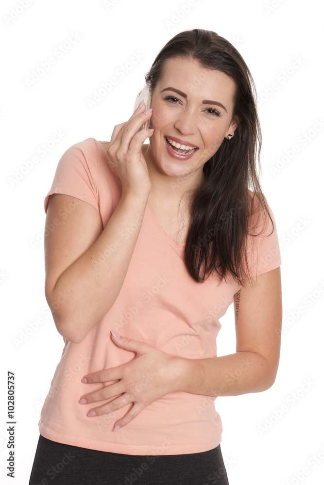 Junge Frau telefoniert mit einem Handy und ist glücklich 