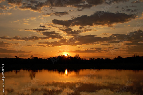 Sunset under lake © Unkas Photo