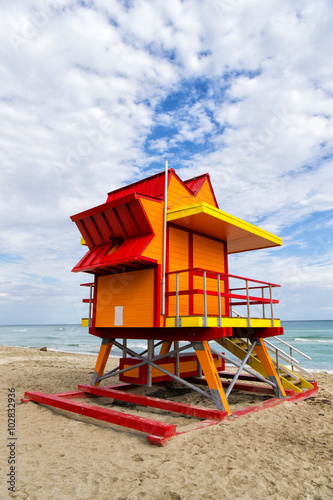 Lifeguard house in Miami Beach © be free