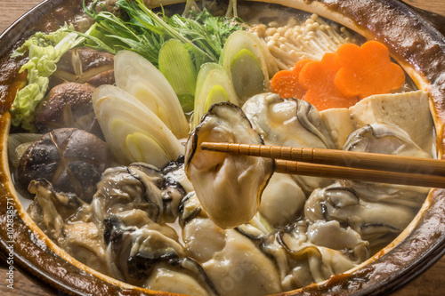 Fototapeta Naklejka Na Ścianę i Meble -  一般的な牡蠣の土手鍋　japanese Oyster Miso Hot Pot
