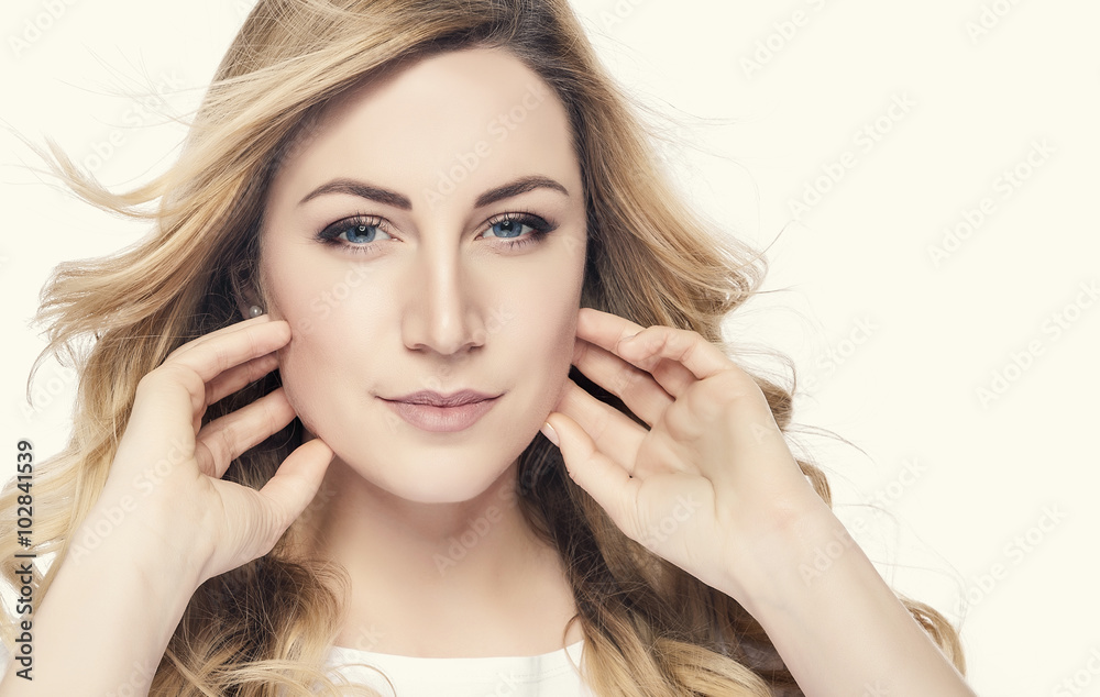 Obraz premium Beautiful blond woman.