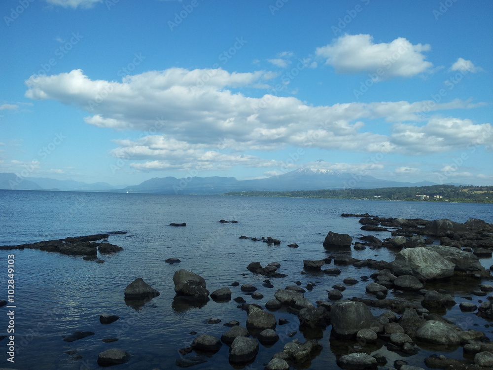 Cielo Azul y lago villarica