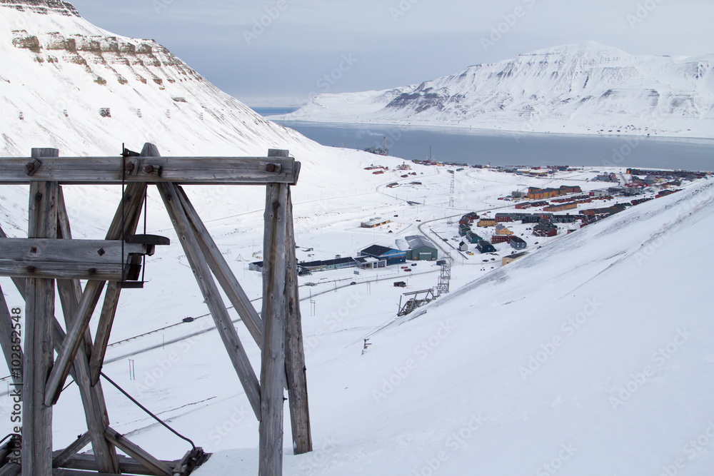 Fototapeta premium City view from old abandoned coal mine. Longyearbyen, Spitsbergen