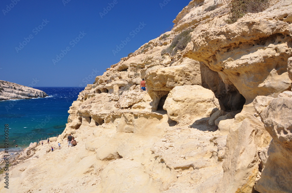 Felsen mit Wohnhöhlen bei Matala / Insel Kreta