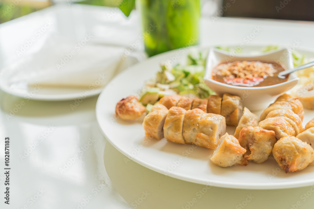 Vietnamese Meatball Wraps