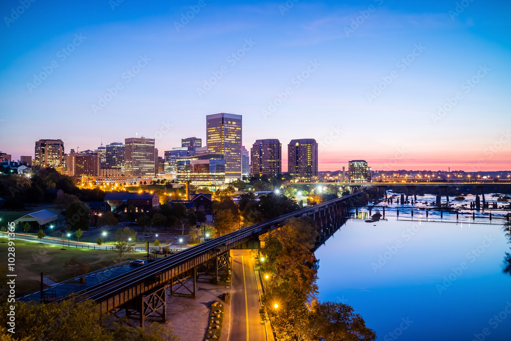 Fototapeta premium Downtown Richmond, Virginia skyline