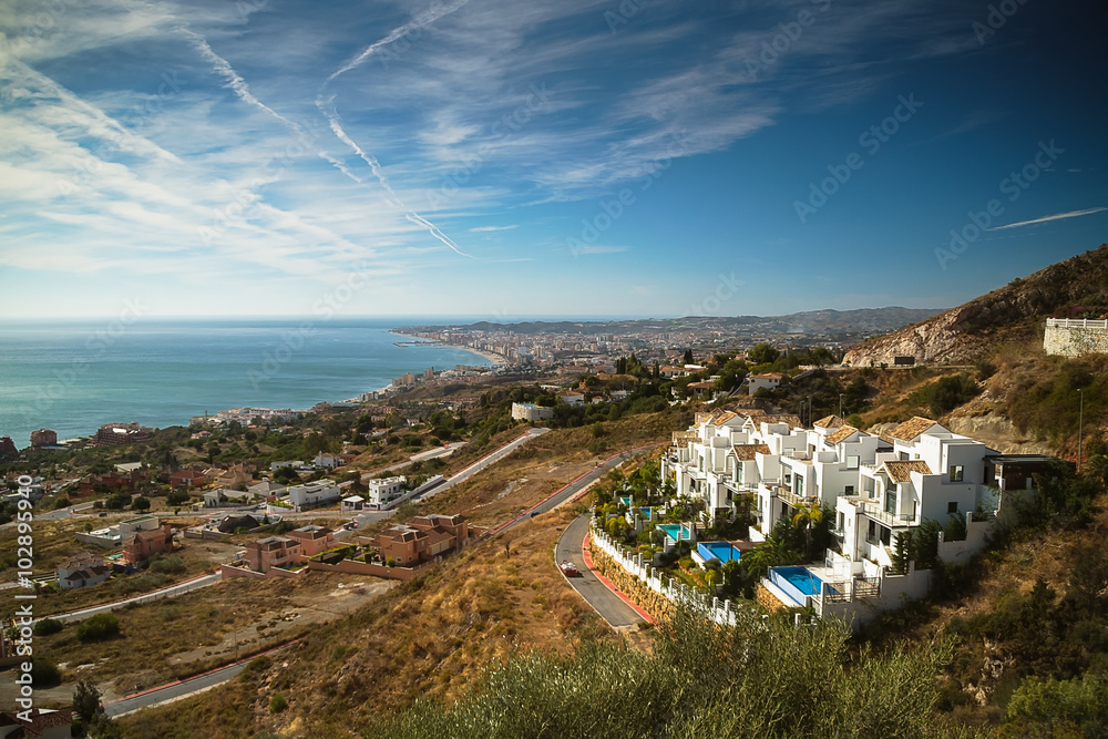 Obraz premium White Houses On The Mountainside