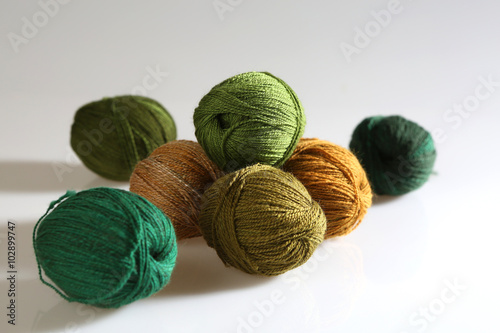 Handgesponnene Wolle mit grünen Farbverlauf