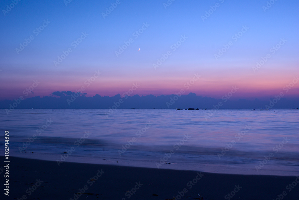 Fototapeta premium 日没後の海