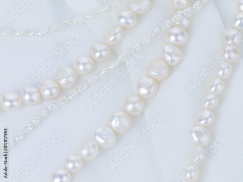 natural pearl necklace of white pearls