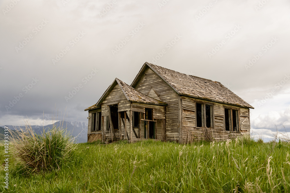 Old Abandoned Farm / Ancient abandoned farm on the way to Jackson Hole, Wyoming. Old Abandoned Farm / Ancient abandoned farm on the way to Jackson Hole, Wyoming.
