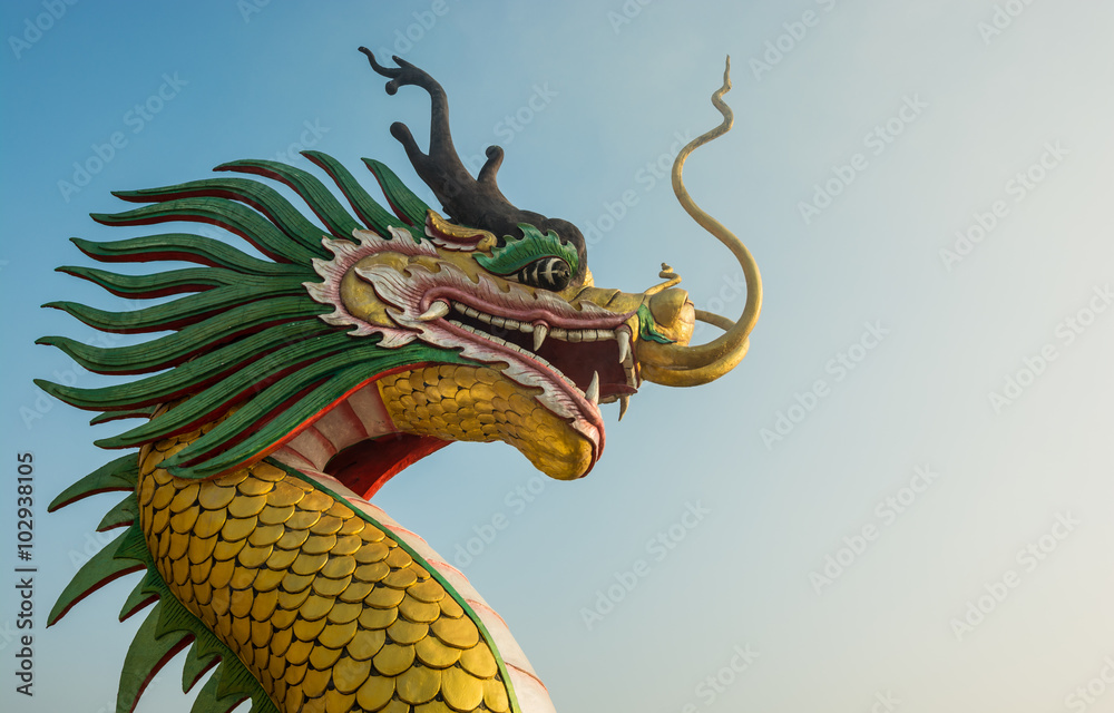 Fototapeta premium close up of Golden dragon head statue
