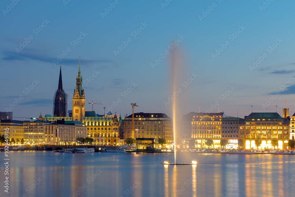 Naklejka premium The city of Hamburg with the Binnenalster lake at dawn