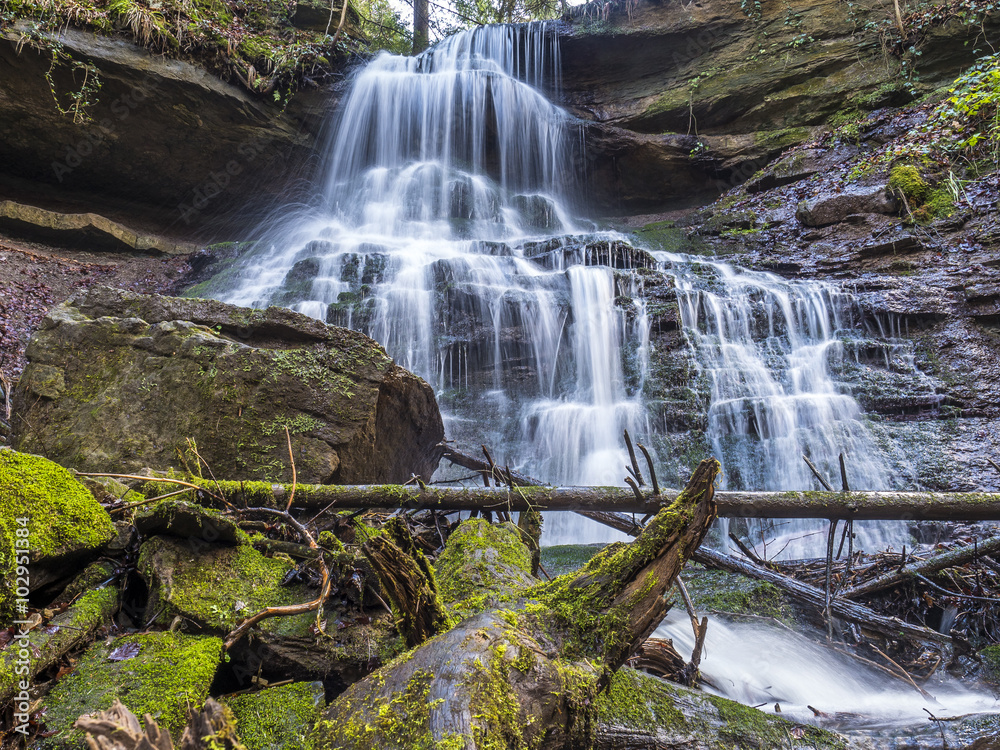 Fototapeta premium Wasserfall in der Hörschbachschlucht