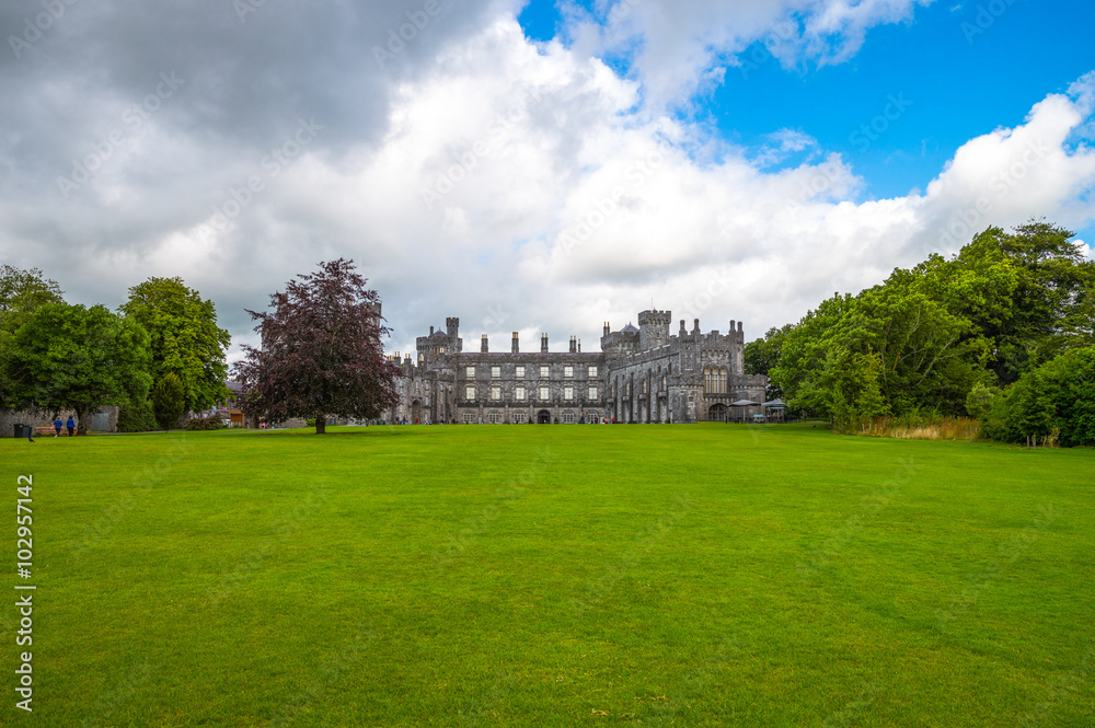 Ireland, Kilkenny, the Castle seen from the garden