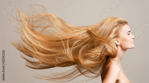 Obraz na płótnie Amazing flowing hair.