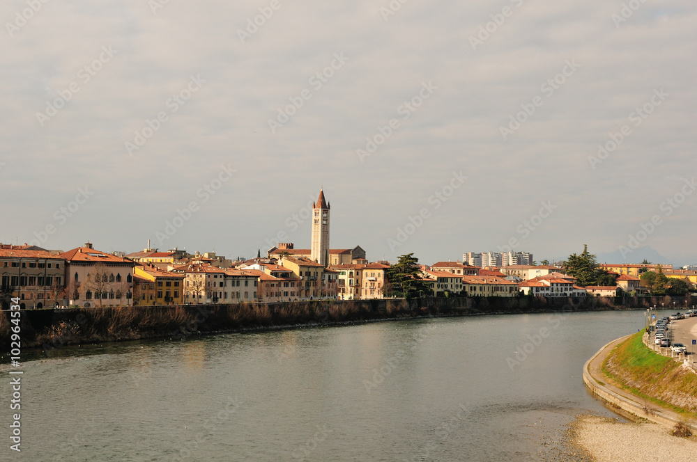 Obraz premium blick über etsch auf verona von castelvecchio