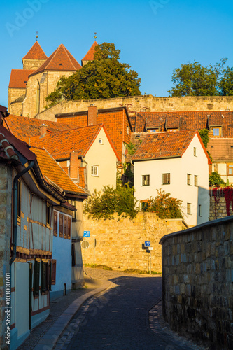 Fachwerkäuser, Schlossberg und Stiftskirche in Quedlinburg / Harz in Sachsen-Anhalt