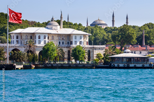 Fototapet bosphorus with tower and mosque view, istanbul, turkey