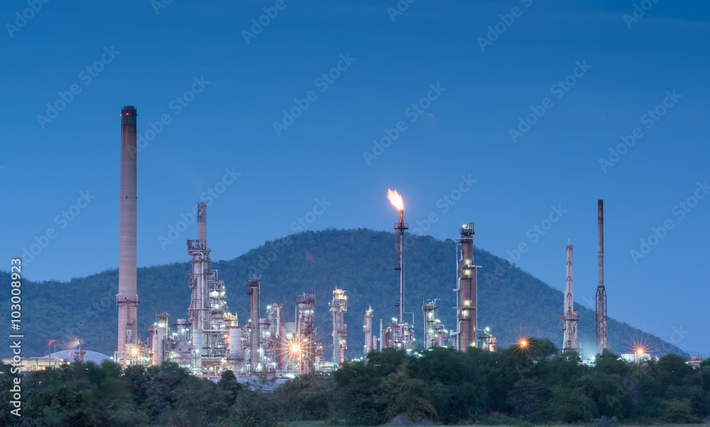 Fototapeta premium oil refinery plant