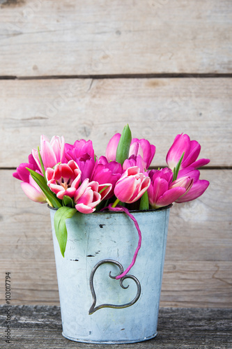 Fototapeta Naklejka Na Ścianę i Meble -  tulpenstrauß mit textfreiraum