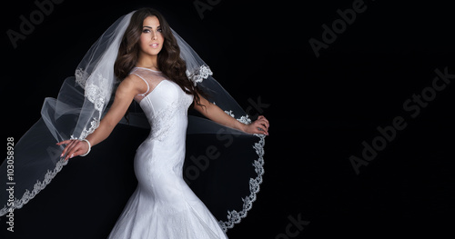 Obraz na płótnie Beautiful bride posing. w salonie