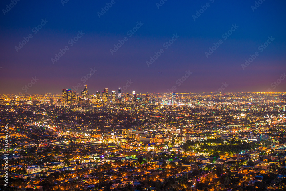 Fototapeta premium downtown Los Angeles from Griffith Observatory at sunset