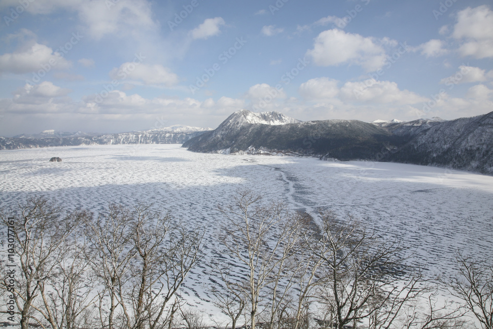 Lake Masyu in winter.