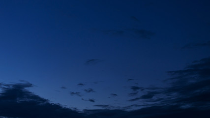 Keuken achterwand Nacht Zwarte wolk in donkere nachtlucht  © sutichak