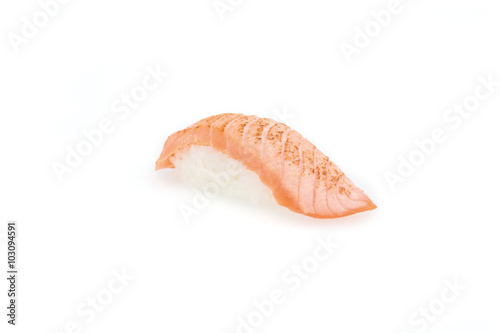 Sake, Aburi, sushi, auf weißem Hintergrund, Foodfotografie