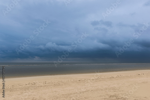 Unwetter am Strand von St Peter Ording  Nordsee