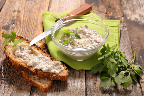 fish spread and bread photo