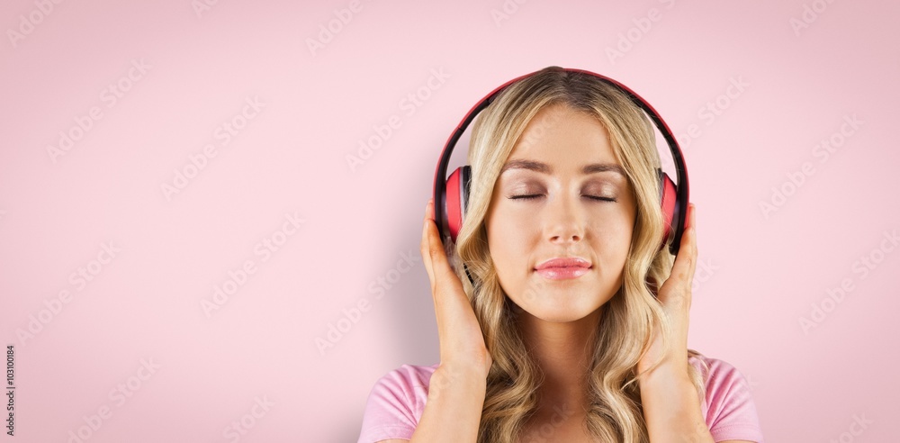 Φωτογραφία Composite image of close up of a woman listening to music