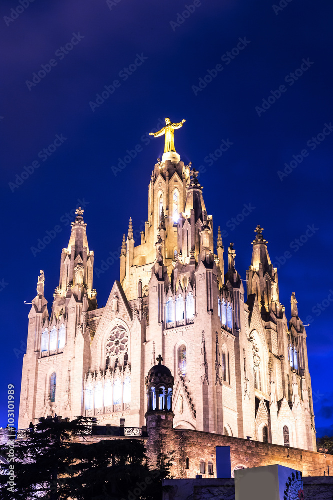 Obraz premium Church of the Sacred heart of Jesus in Barcelona