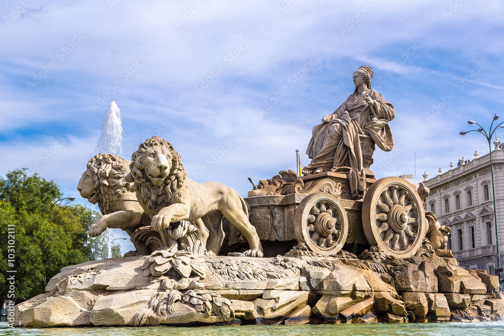 Fototapeta premium Cibeles fountain in Madrid