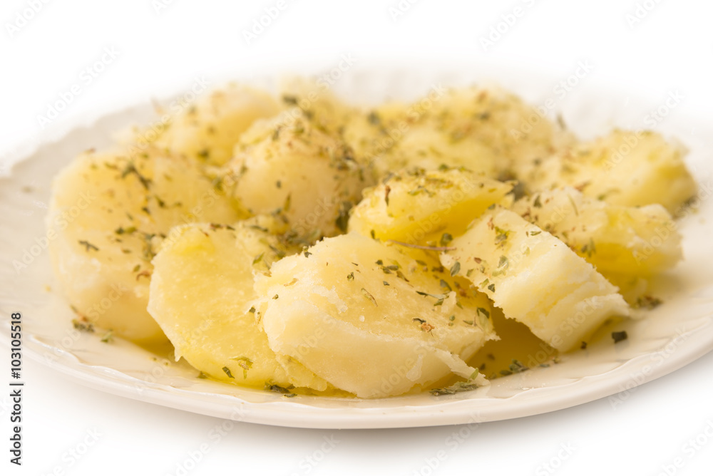 Patate bollite con olio extravergine di oliva e origano