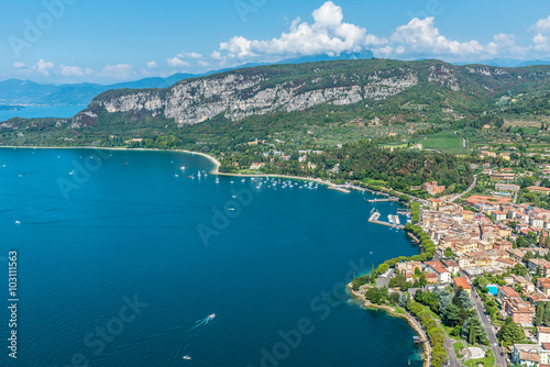 Viewpoint to Garda - Lake Garda in Italy © Simon Dannhauer