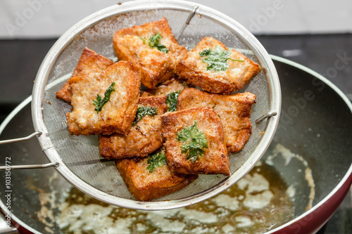 bread with minced pork