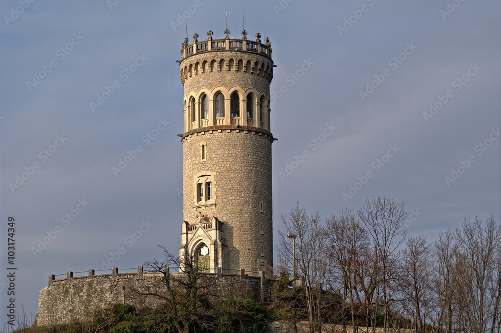 La tour d'Avalon.