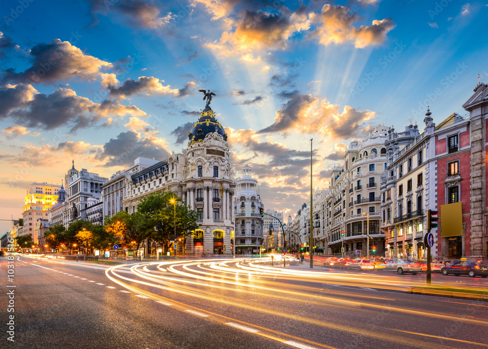 Madrid, Spain cityscape at Calle de Alcala and Gran Via. - obrazy, fototapety, plakaty 