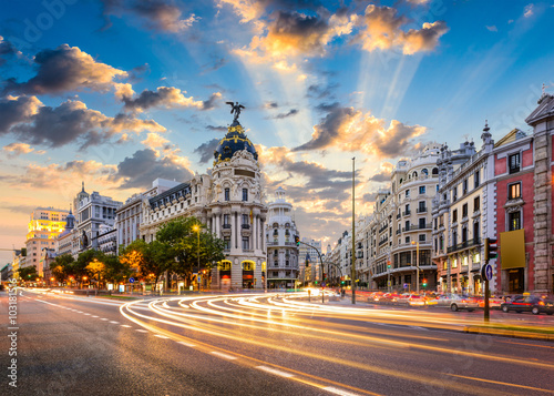 Obraz na płótnie Madrid, Spain cityscape at Calle de Alcala and Gran Via.