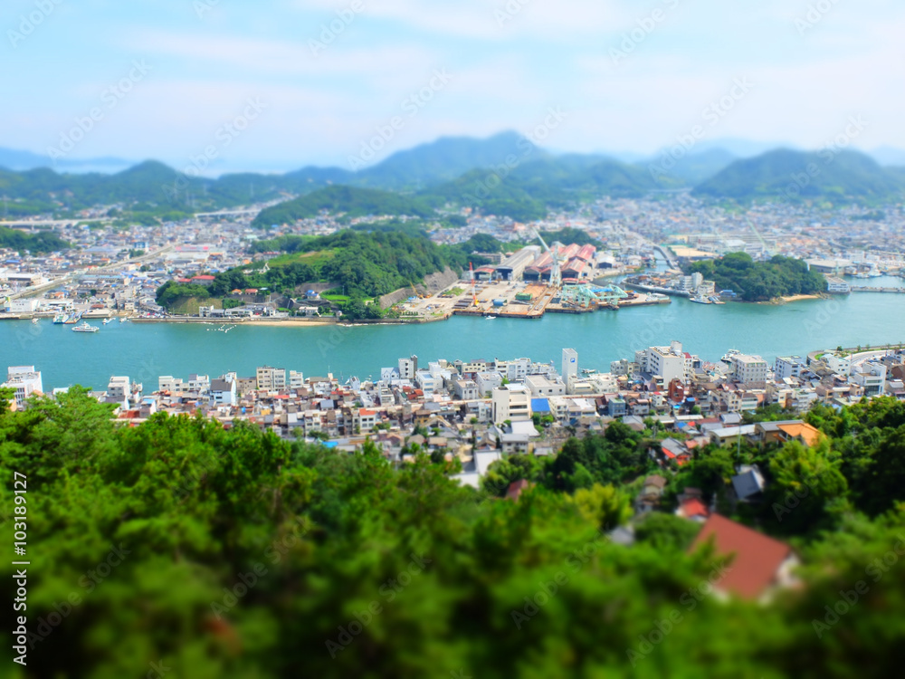 Onomichi city bird's-eye view 瀬戸内の街、尾道の風景（ミニチュア風）