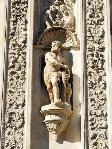 Hércules en el ayuntamiento de Sevilla, Andalucía, Sevilla. Hercules Heracles mítico fundador de la ciudad de Sevilla.