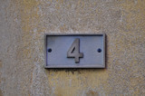 Hausnummer 4
