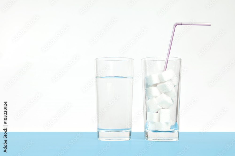 Φωτογραφία Glass of pure water against sugar, diabetes disease, sweet addiction white backg