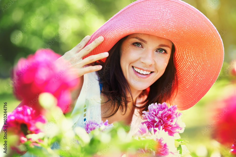 Fototapeta premium outdoor portrait of a beautiful woman