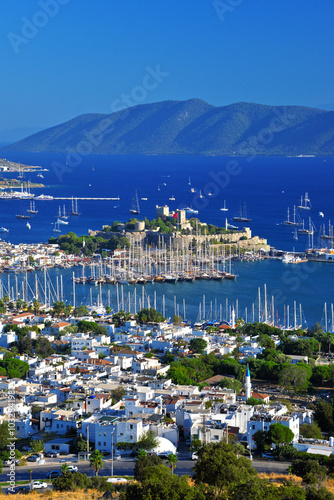 Fototapeta Naklejka Na Ścianę i Meble -  View of Bodrum harbor and Castle of St. Peter