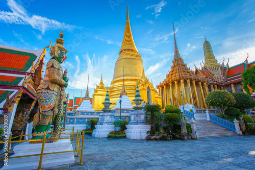 Wat Phra Kaew, Temple of the Emerald Buddha, Bangkok, Thailand. © Southtownboy Studio