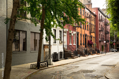 Konstfotografi Old Street in Greenwitch Village New York
Old architecture made of brick in Manhattan New York